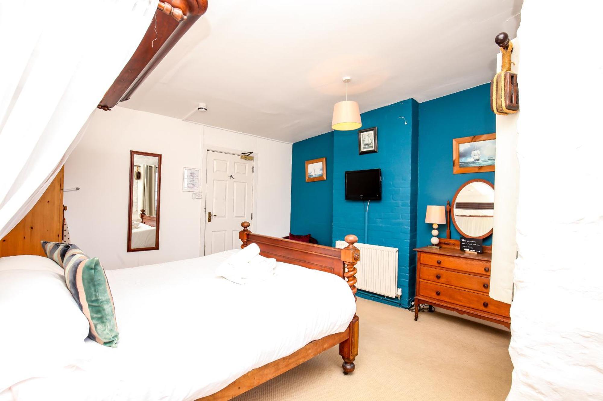 Driftwood Spars Bed & Breakfast 4*