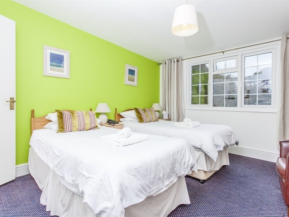 Bed & Breakfast Driftwood Spars