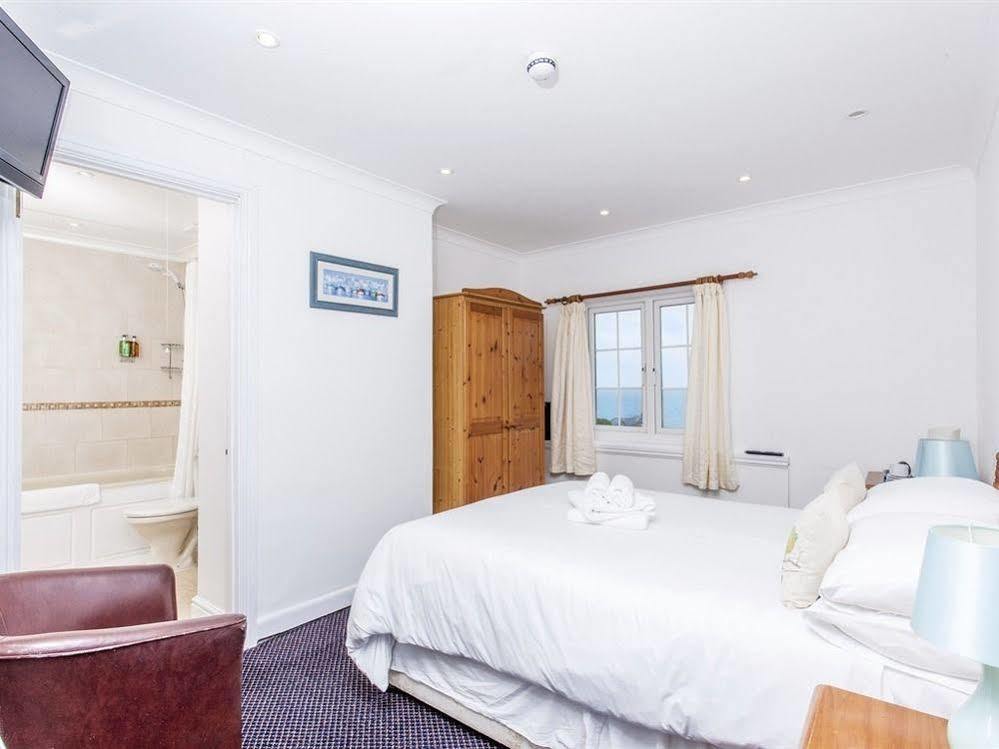 Bed & Breakfast Driftwood Spars